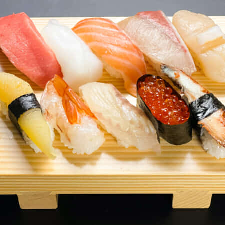 本鮪中とろ入り!特上握り10貫